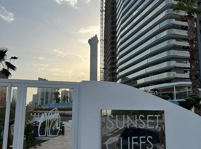 Romero Sunset Cliffs דירה בנידורם